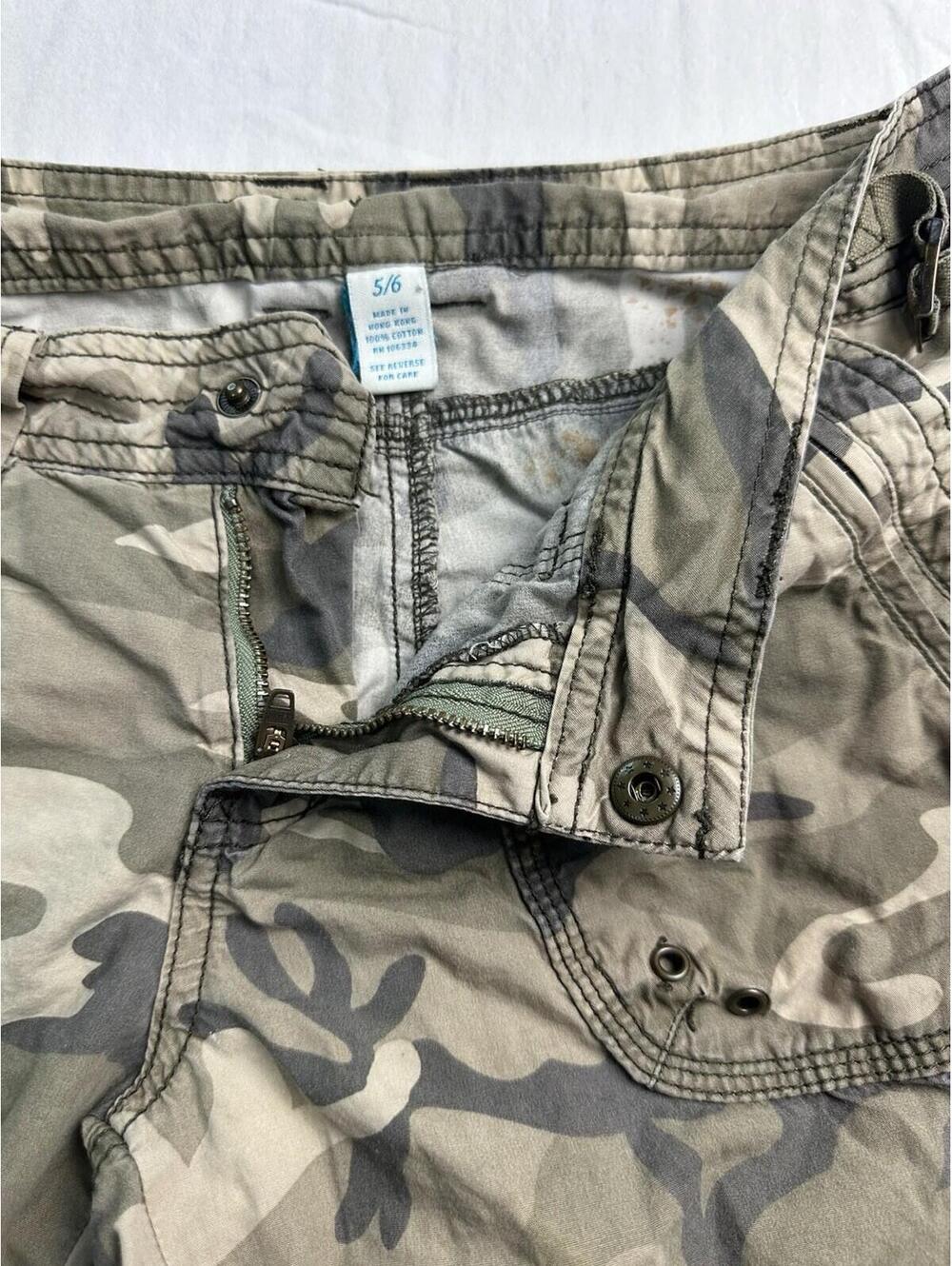 🪖 Y2K Camo Cargo Utility Shorts Womens 5/6 26-1 🪖 - Picture 5 of 12